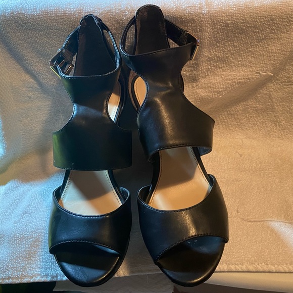Black wedge sandal - Picture 2 of 7